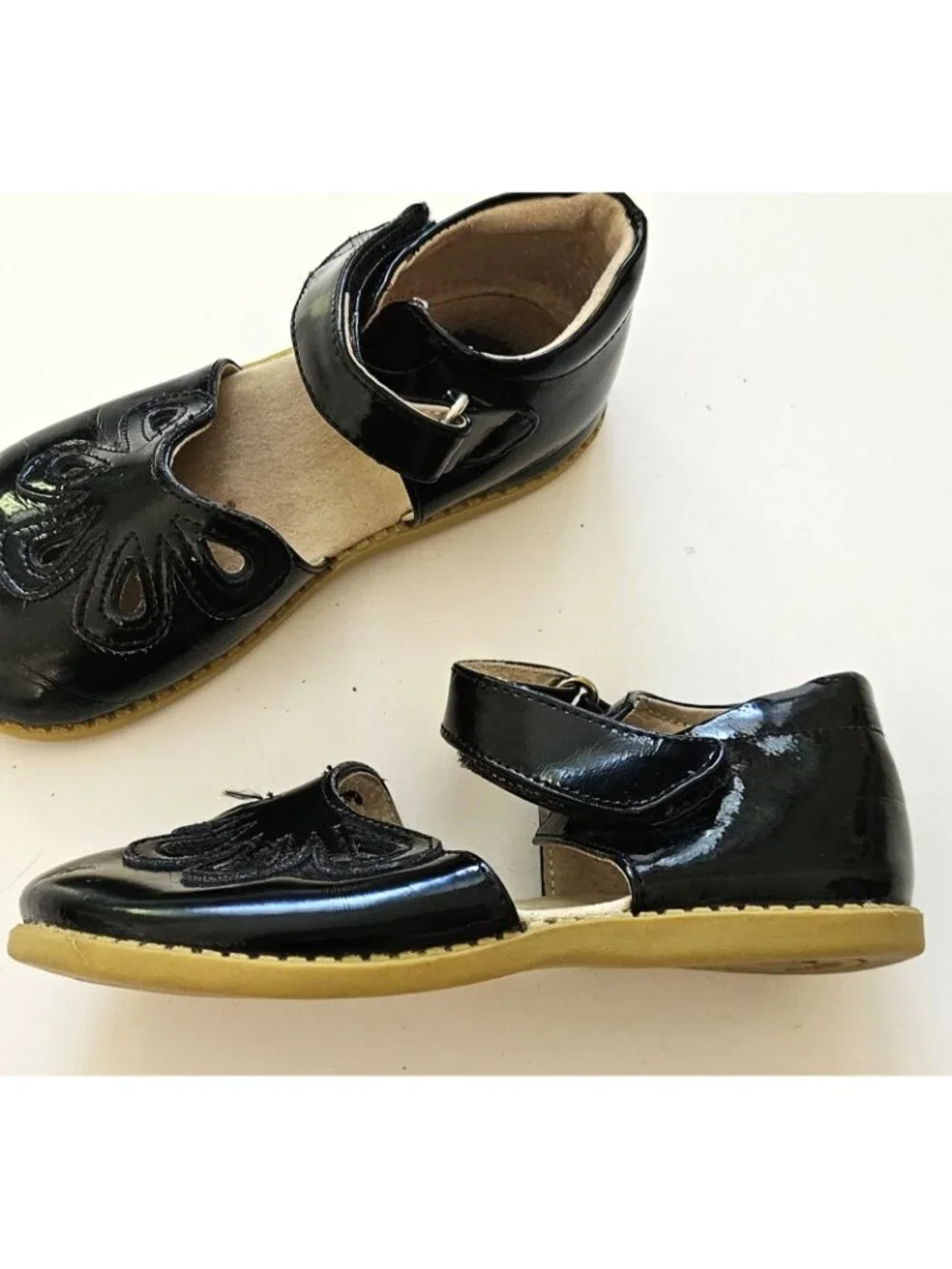 Livie and & Luca 10 Toddler Petals Black Patent Mary Janes Shoes